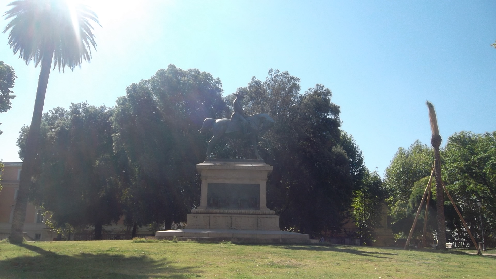 roma-quirinale-gardens-statue-aug13
