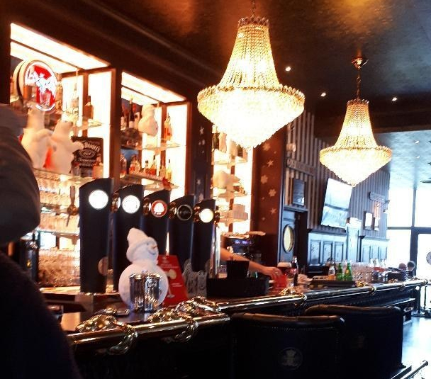 sene-au-bureau-bar-dic18