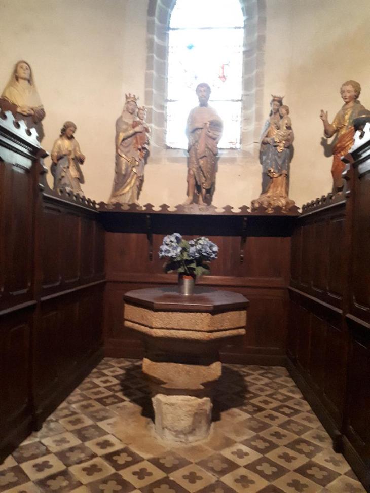 Auray Ch Saint Sauveur chapel baptismal jan23