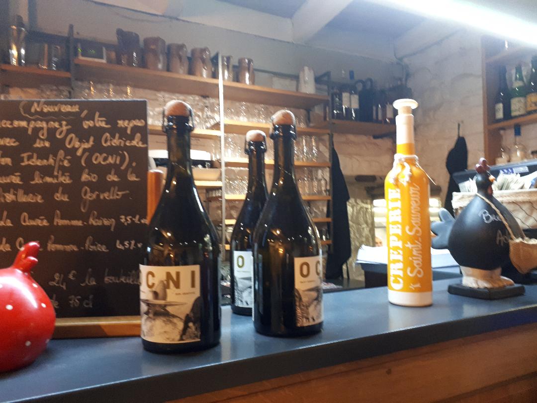 Auray Creperie St Sauveur bar jan23