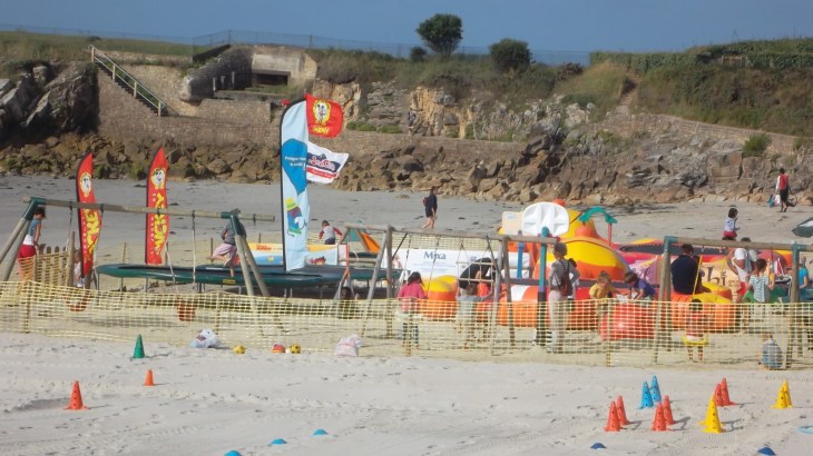 Carnac plage st Colomban kids playarea et bunker aug12