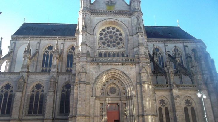 rennes basilica notre dame de bonne nouvelle front dec13
