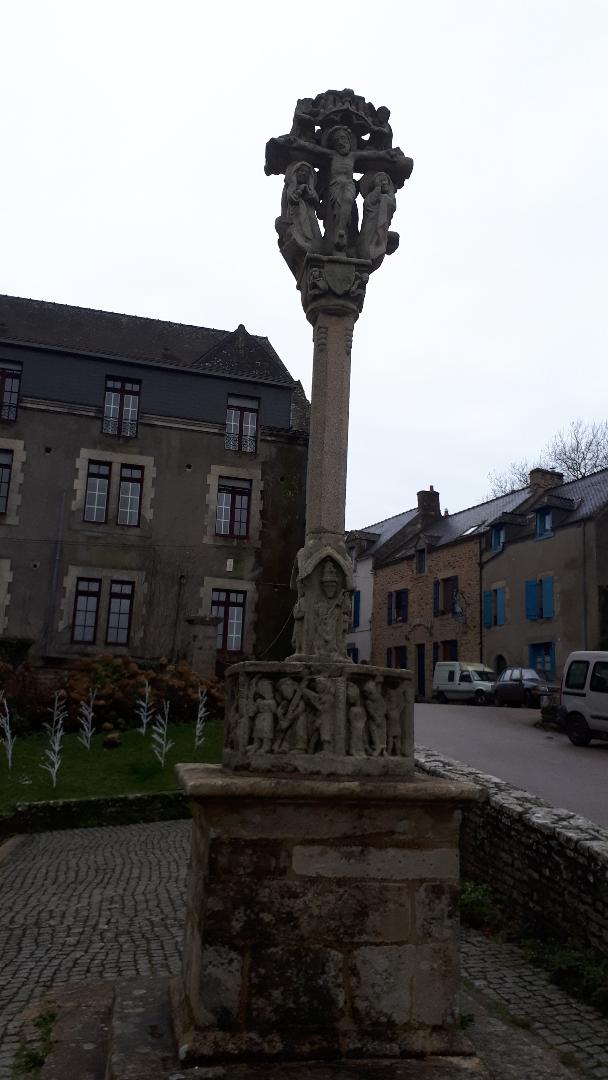 Rochefort et calvary front of ch nd de la tronchaye dec19
