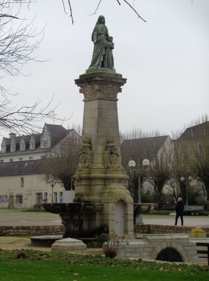 Saint Anne d'Auray mon Sainte Anne baptismal miracle fountain parvis basilica jan23