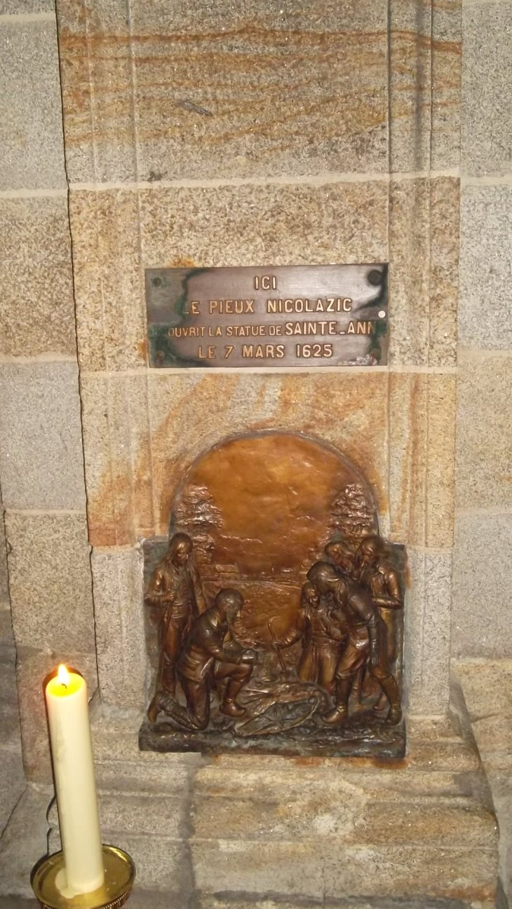 sainte anne d auray bas ste anne nicolas saw the statue St Anne jun12
