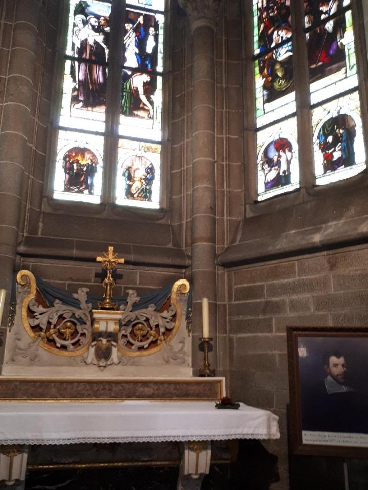 Sainte Anne d Auray Bas Ste Anne Pierre de Keriolet may21