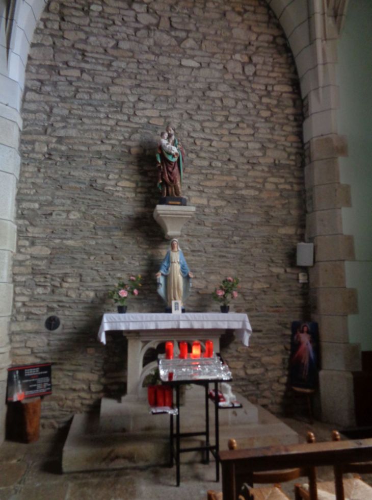 Val d'Oust Ch Saint André chapel ste Anne side right jan23