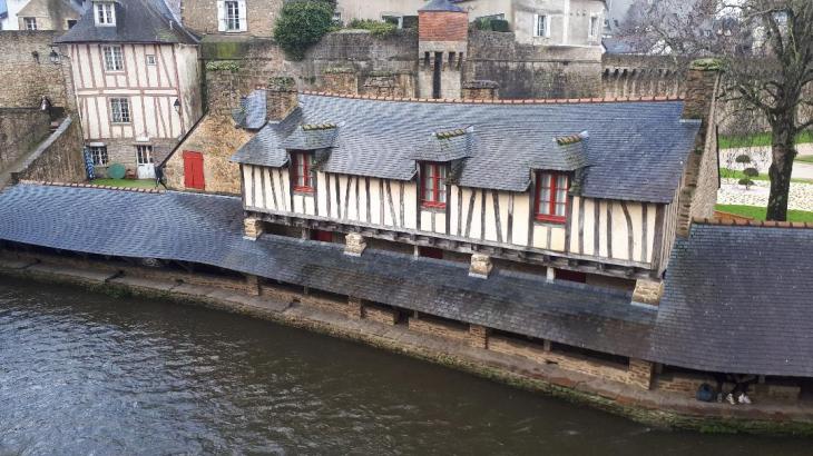 vannes lavoirs laundries on remparts dec19
