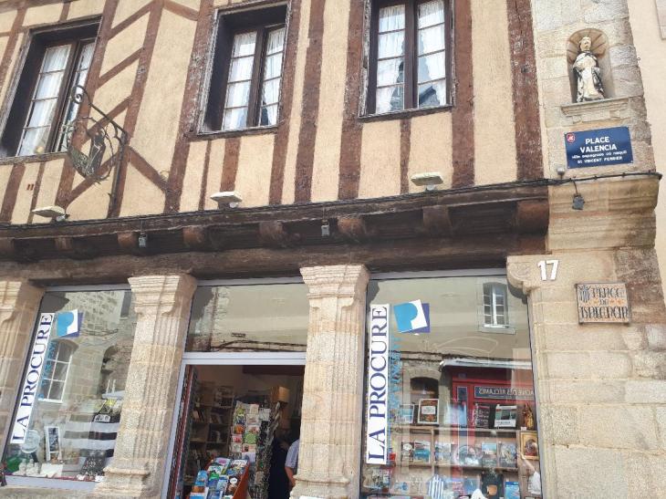 vannes-pl-valencia-library-la-procure-aug18