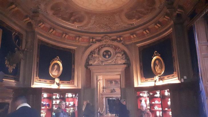 chan castle cabinet des porcelains nov19