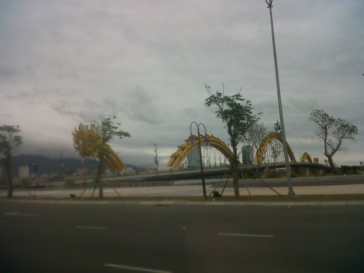 danang dragon bridge side feb14