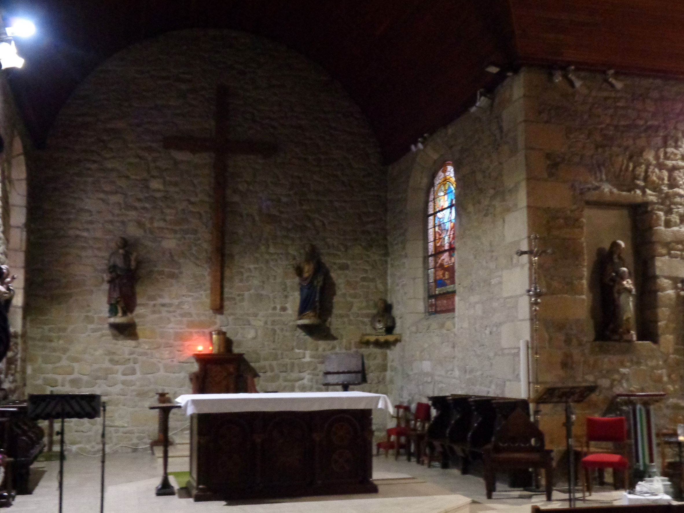 Erdeven ch St. Pierre et St. Paul altar closeup feb23