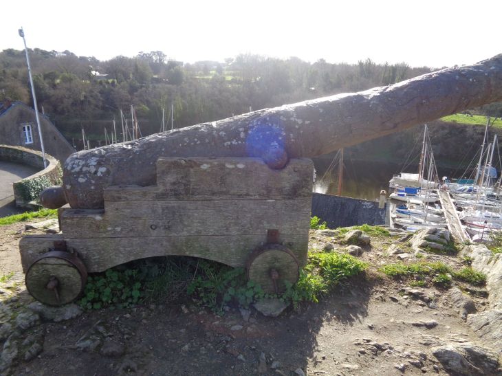 la Roche Bernard port cannon jan23