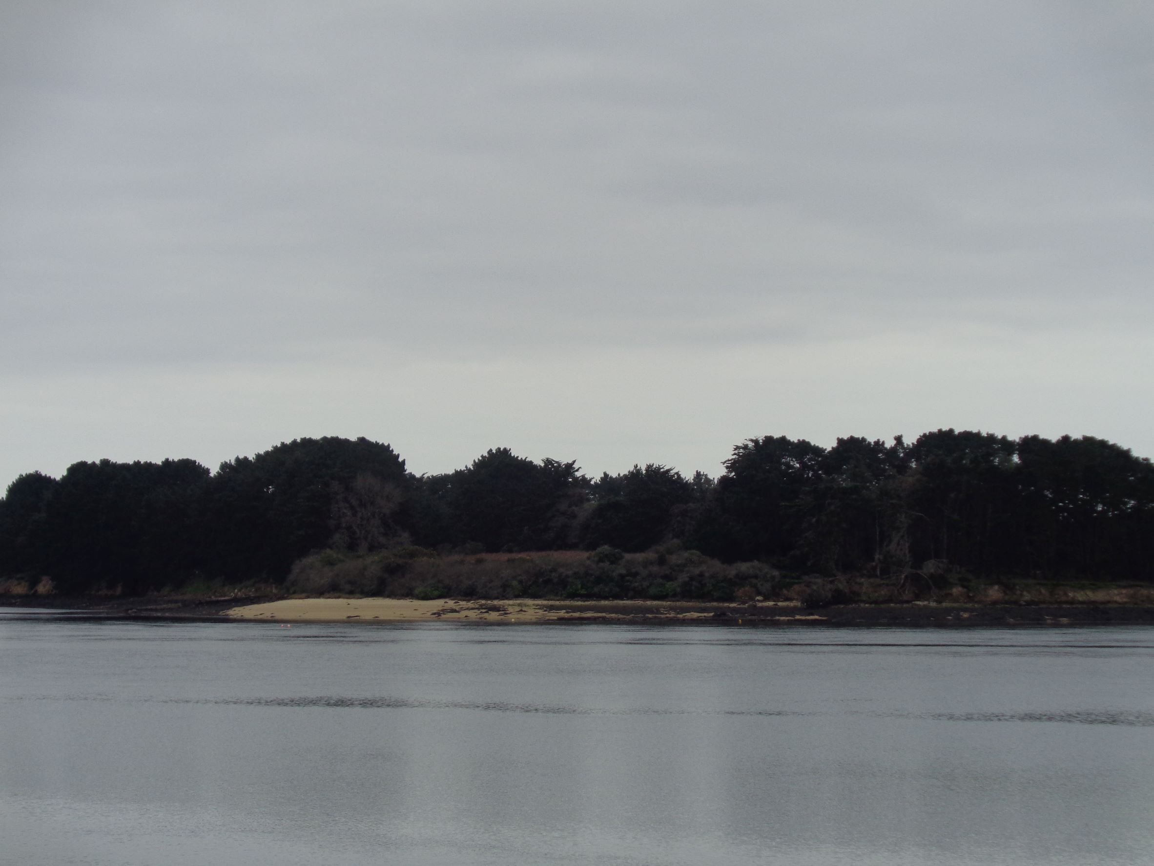 Larmor Baden cairn gavrinis on island from port feb23