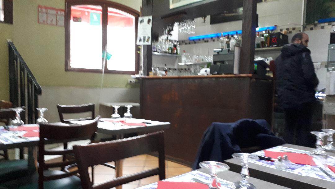 meaux-pizzeria-villa-roma-dining-room-nov19