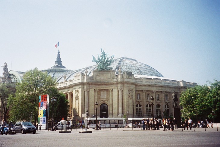 paris grand palais driving on ave champs elysees Apr09