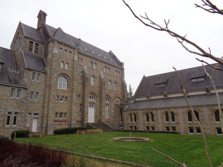 Plouharnel Abbey of Sainte Anne de Kergonan inner courtyard feb23