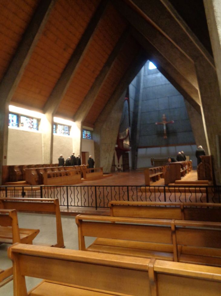 Plouharnel Abbey of Sainte Anne de Kergonan monks service feb23