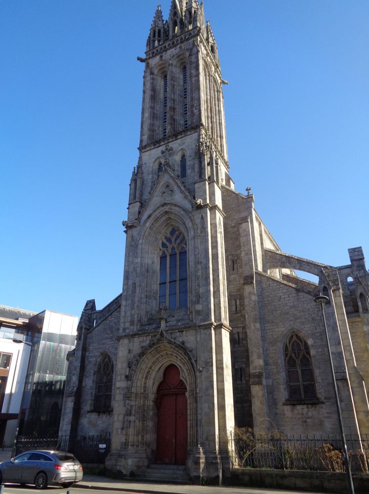 Quimper Ch Saint Mathieu front belltower feb23