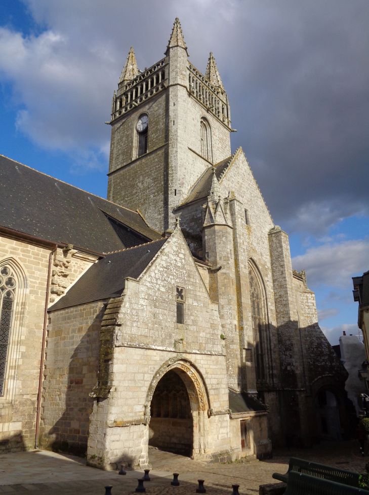 Quimperle Ch Notre Dame de l'Assomption belltower front feb23
