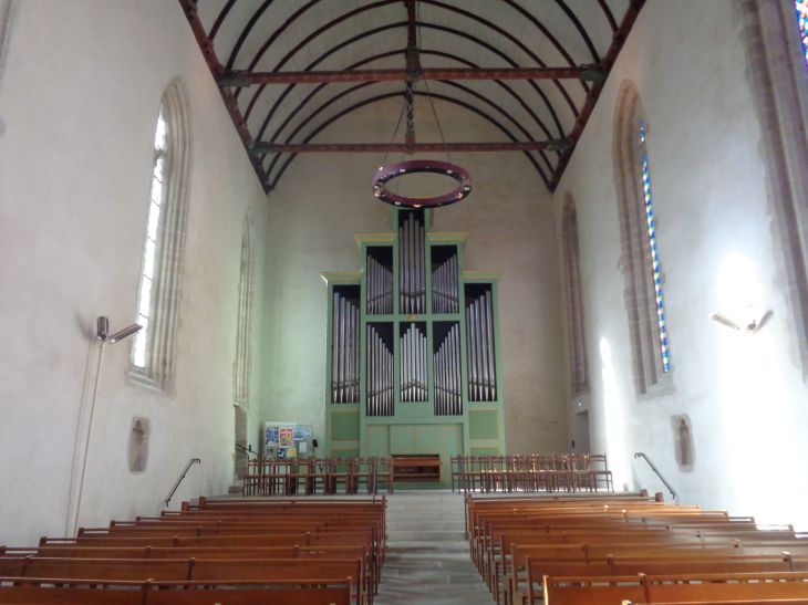 Quimperle Ch Notre Dame de l'Assomption organ back wall feb23