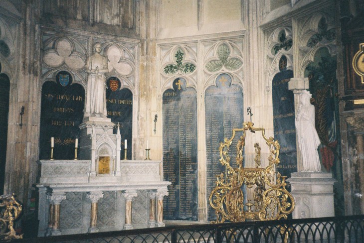 Toulouse cat st etienne chapel ste jeanne d'arc jul10