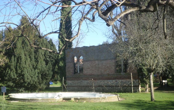 toulouse-jardin-des-plantes-fountain-wall-jan20