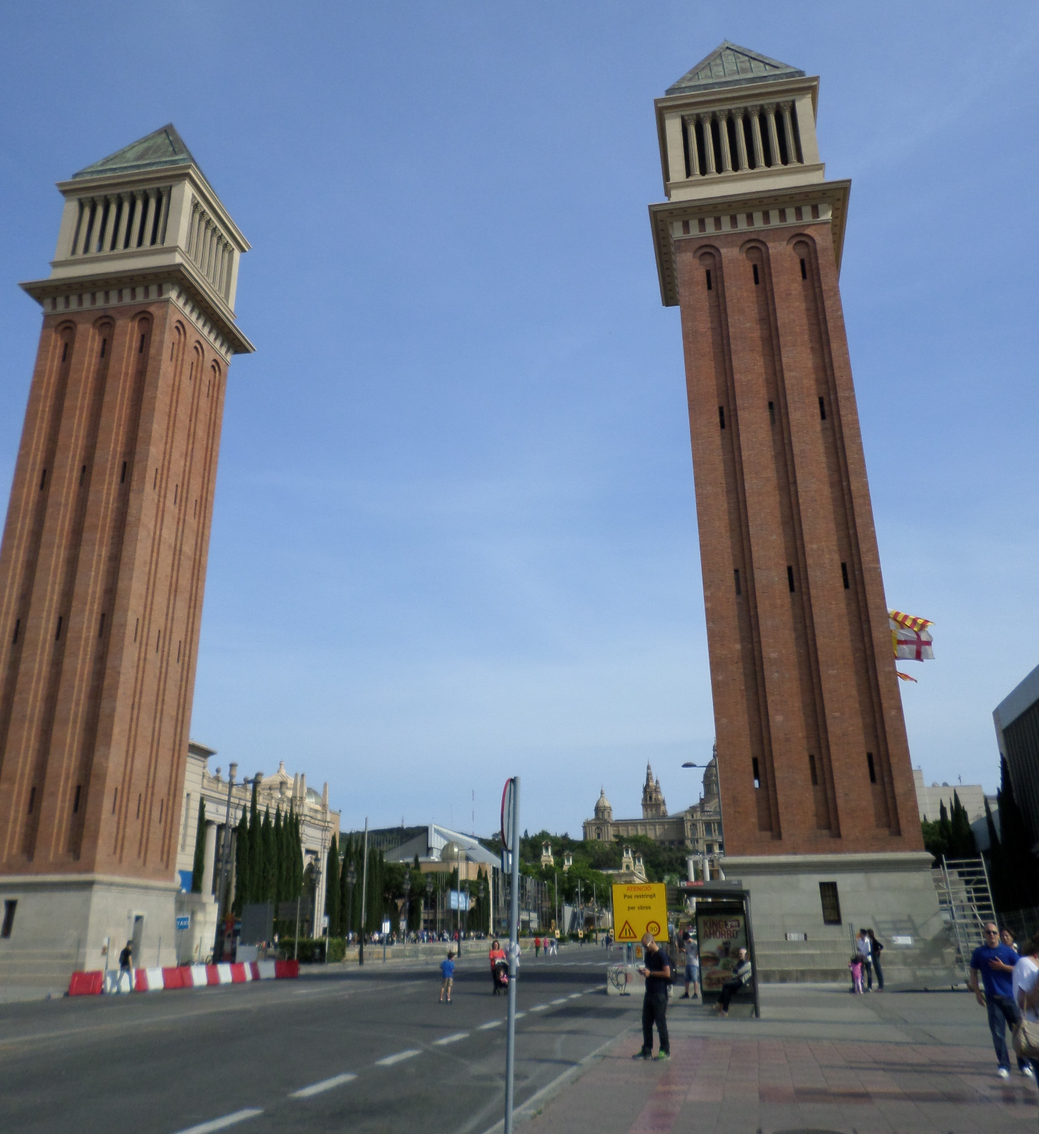 barcelona-ave-reina-maria-cristina-my14