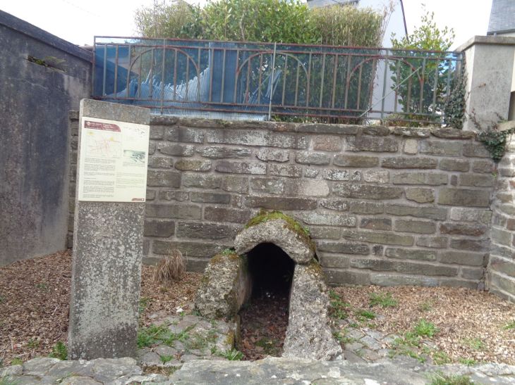 Carhaix aqueduct Romaine Mar23