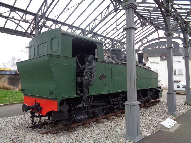 Carhaix gare breton reseau old train side mar23