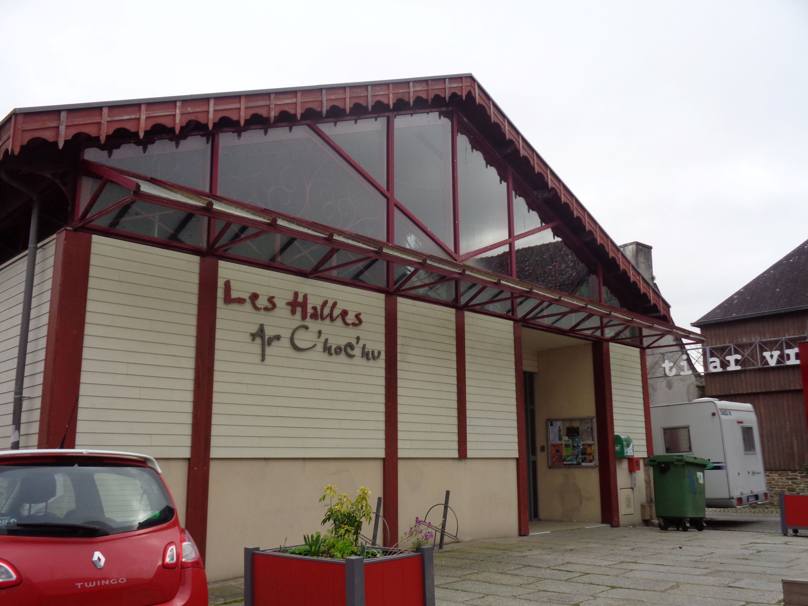 Carhaix les Halles front mar23