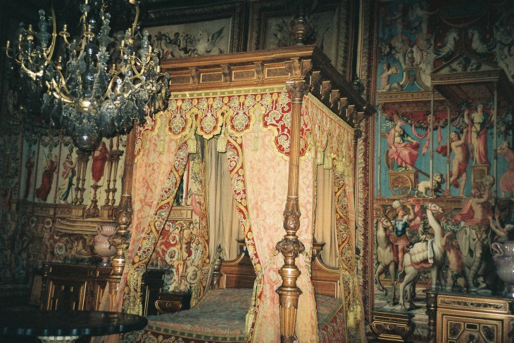 Fontainebleau bed of Anne of Austria 15dec07