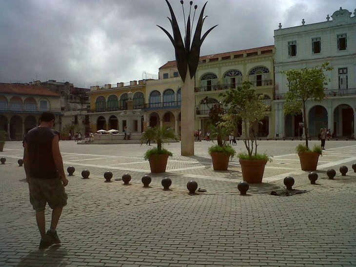 havana Plaza Vieja walking Feb12