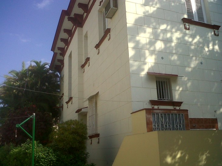 Havana rogelio casa side back apr12