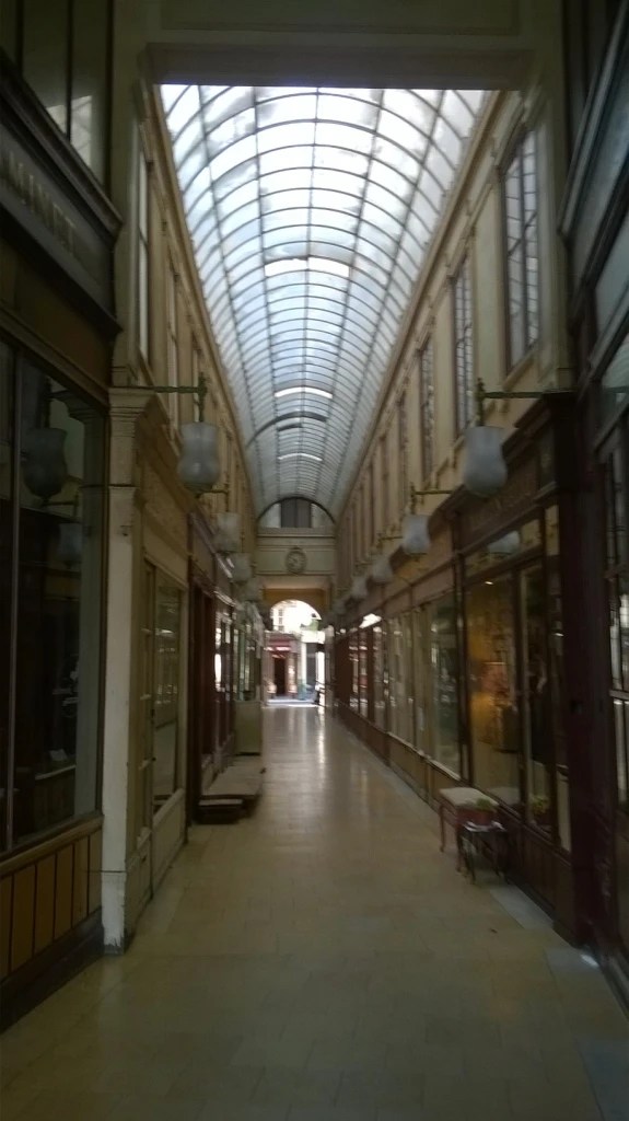 paris-passage-bourg-labbe-inside-sept15
