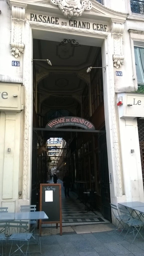 paris-passage-grand-cerf-main-entry-sept15