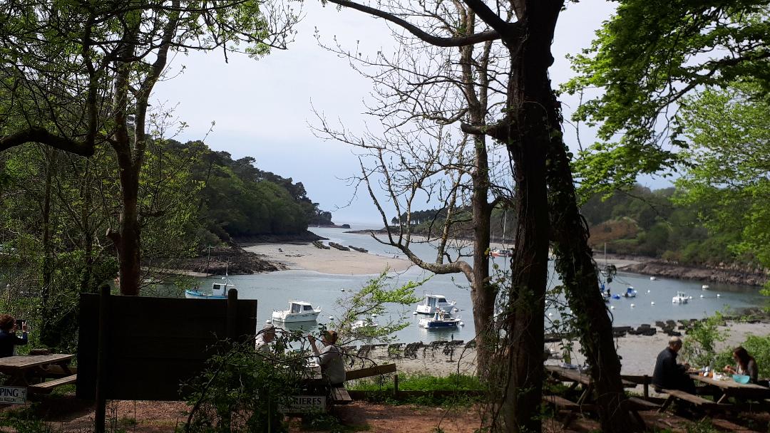 riec-sur-belon-port-canal-out-to-ocean-apr19