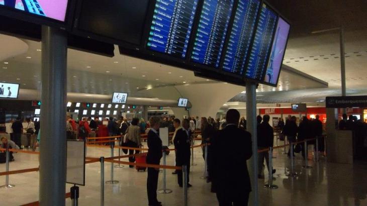 Roissy CDG T2 Pipo going to Miami aug12