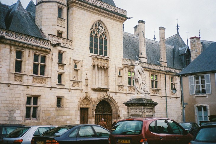 bourges-palais-jacques-coeur-entry-05dec09