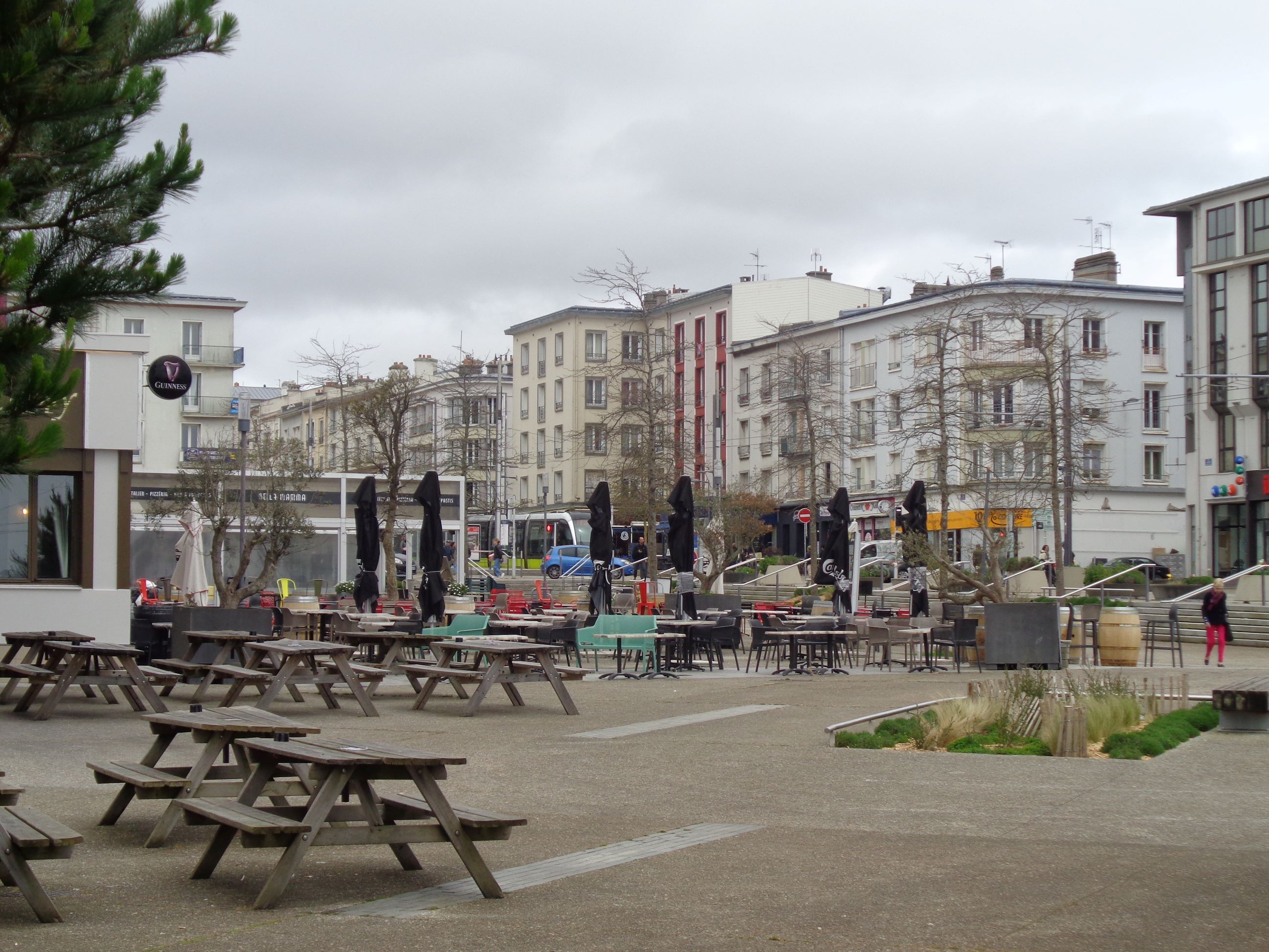 Brest Rue de Siam restos apr23