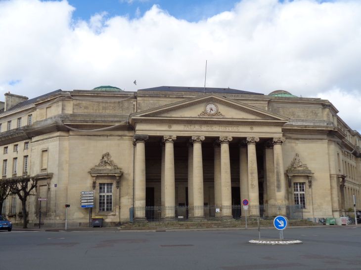 Caen palais de justice front former apr23