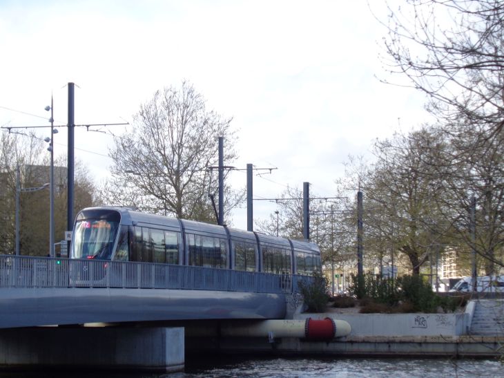 Caen tramway T2 presqu'île apr23