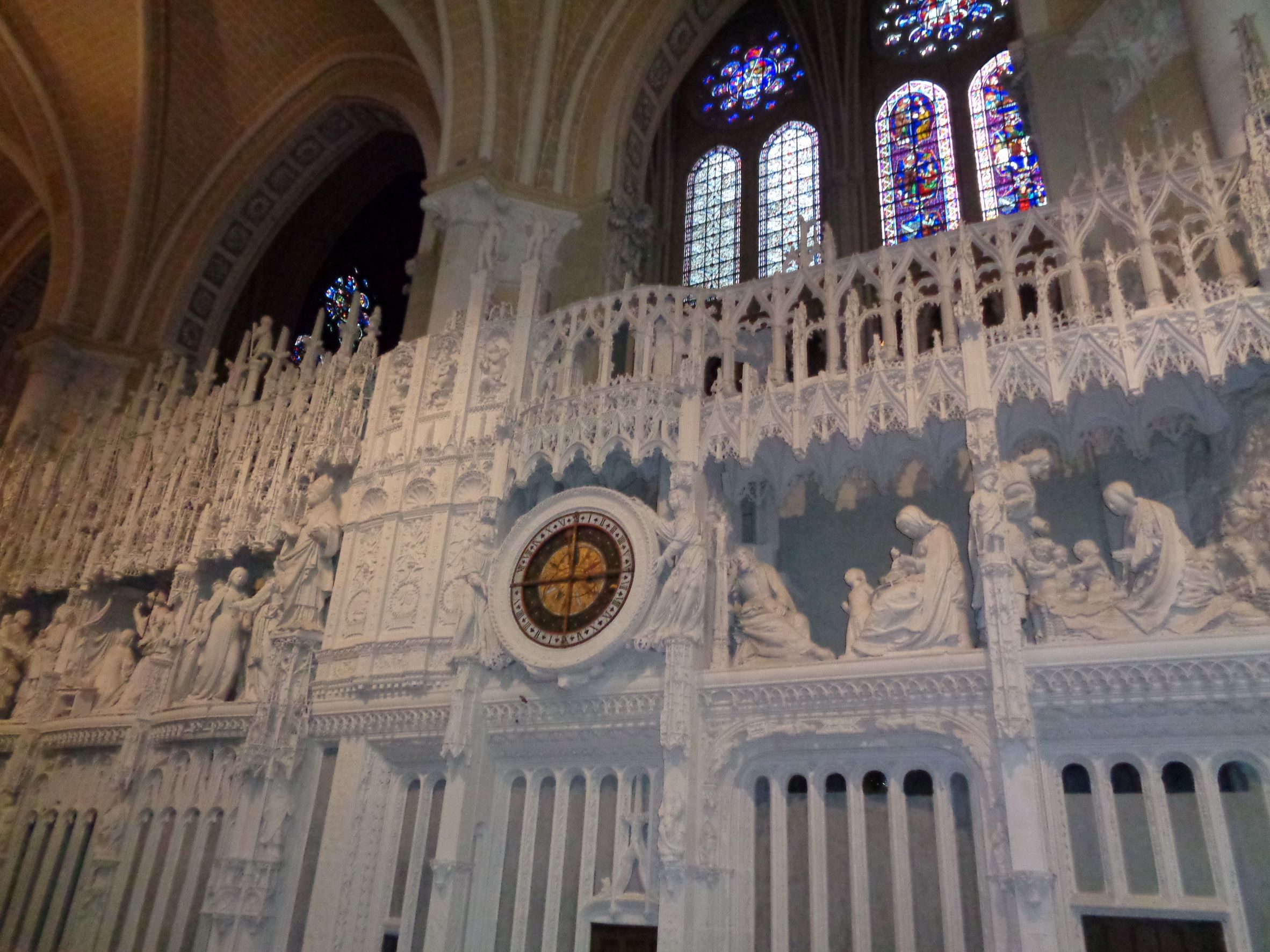 Chartres Cat ND cadran choir apostles sep21