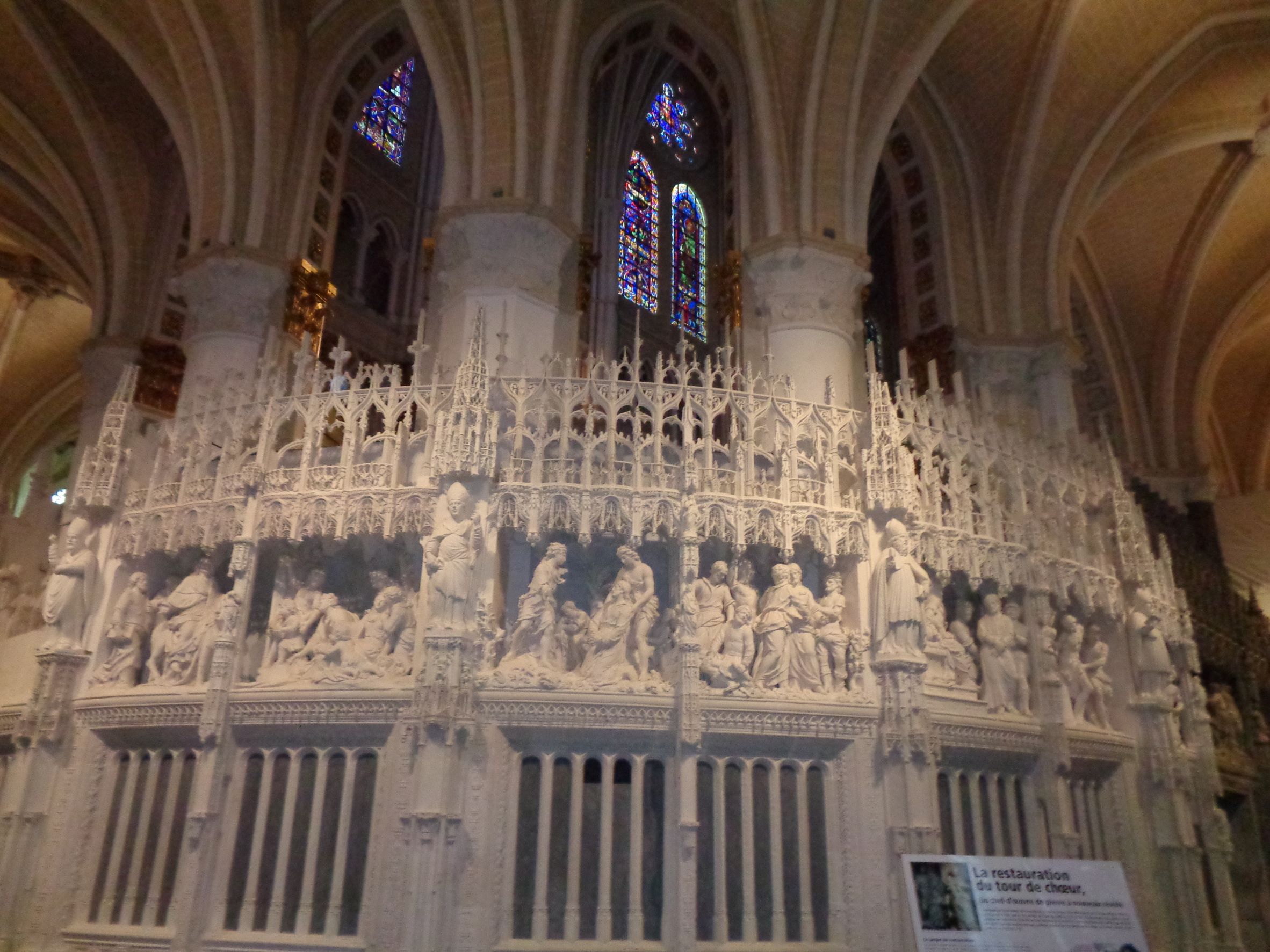 Chartres Cat ND choir apostle corner sep21