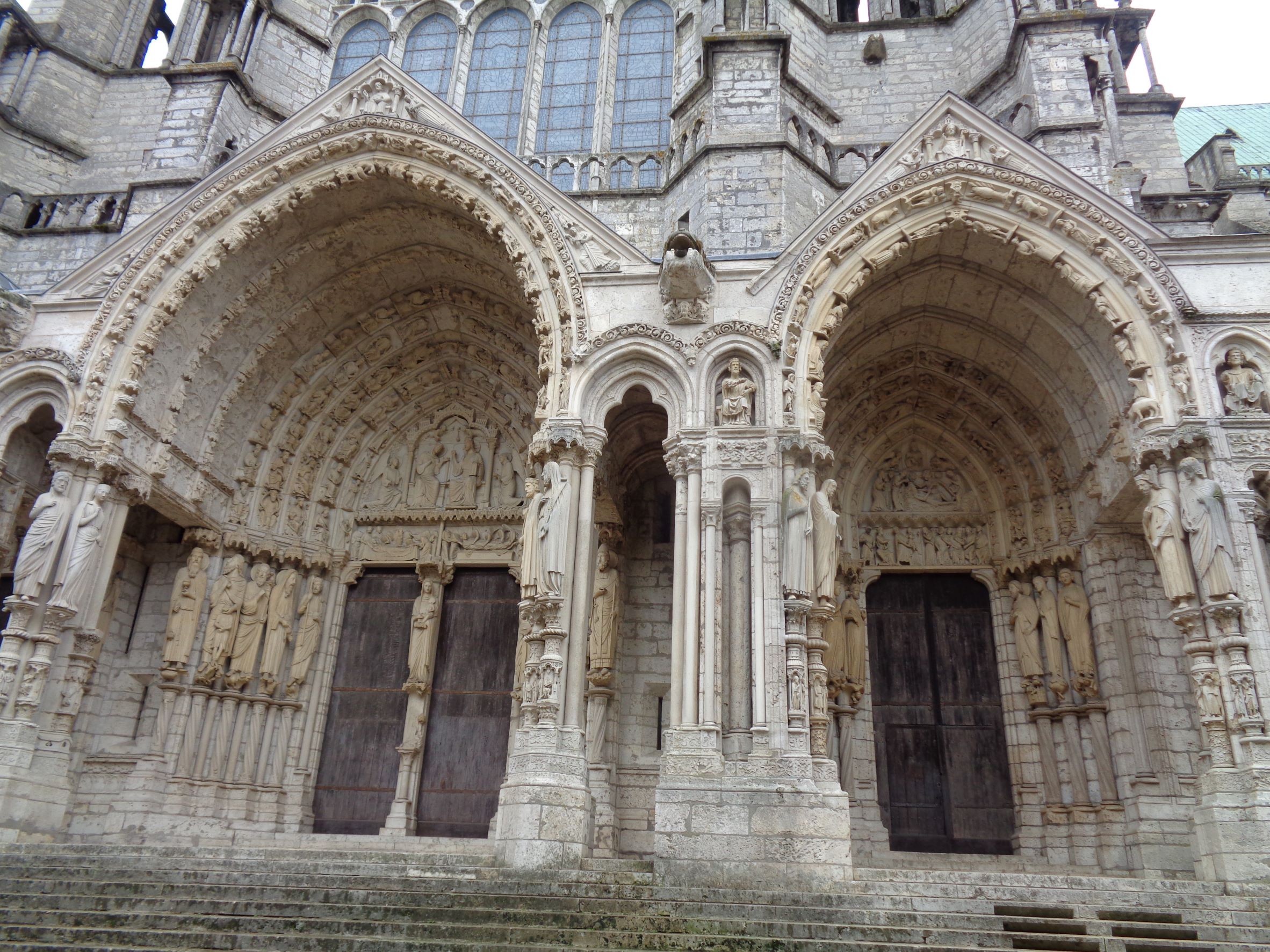 Chartres Cat ND portail nord double rosary sep21