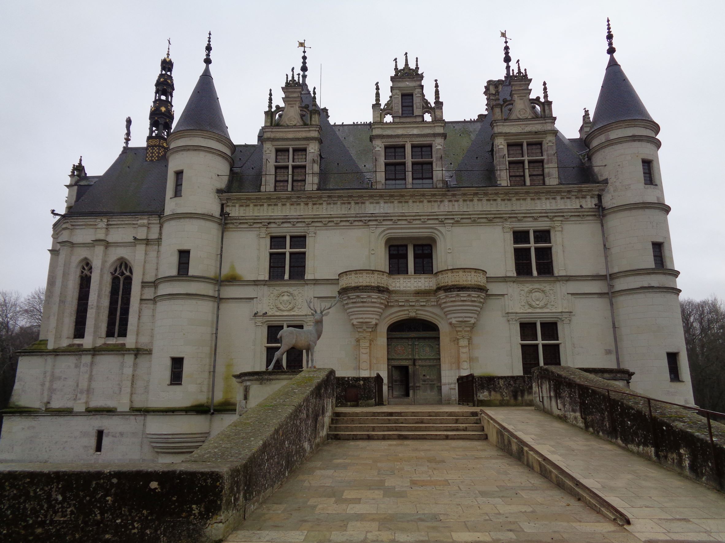 Chenonceau castle front jan22