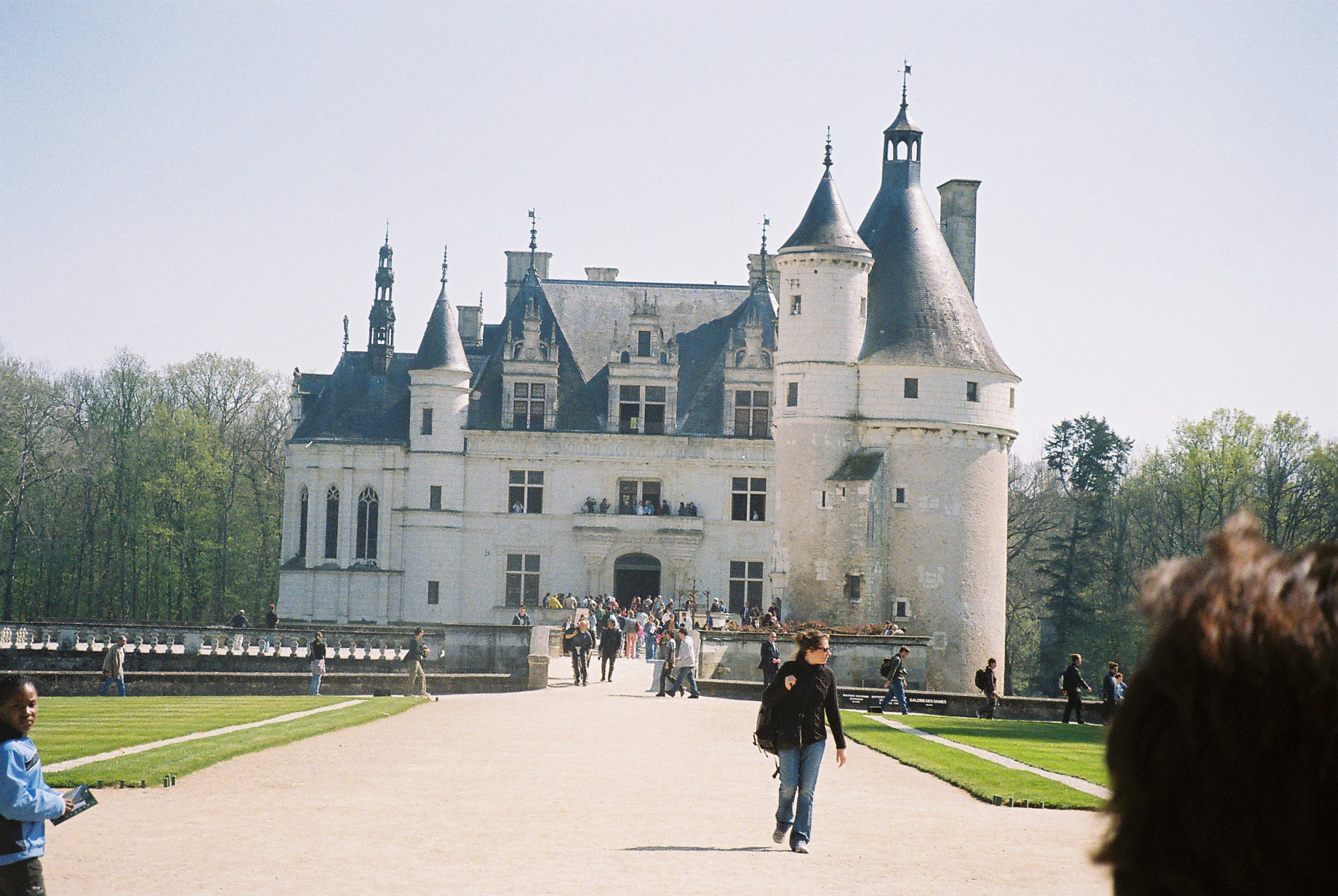 chenonceau castle going in apr07