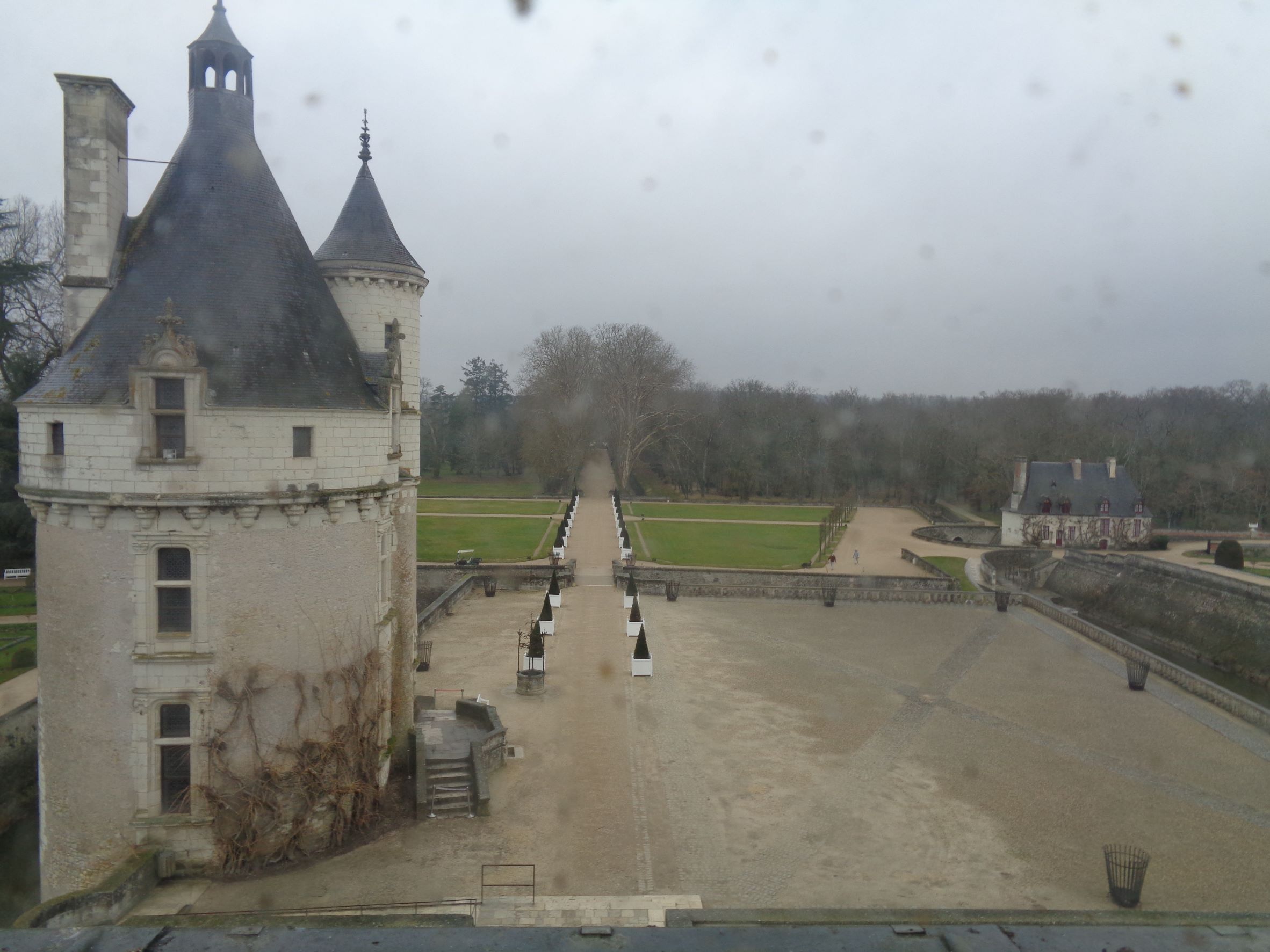 Chenonceau castle tour marques front castle jan22
