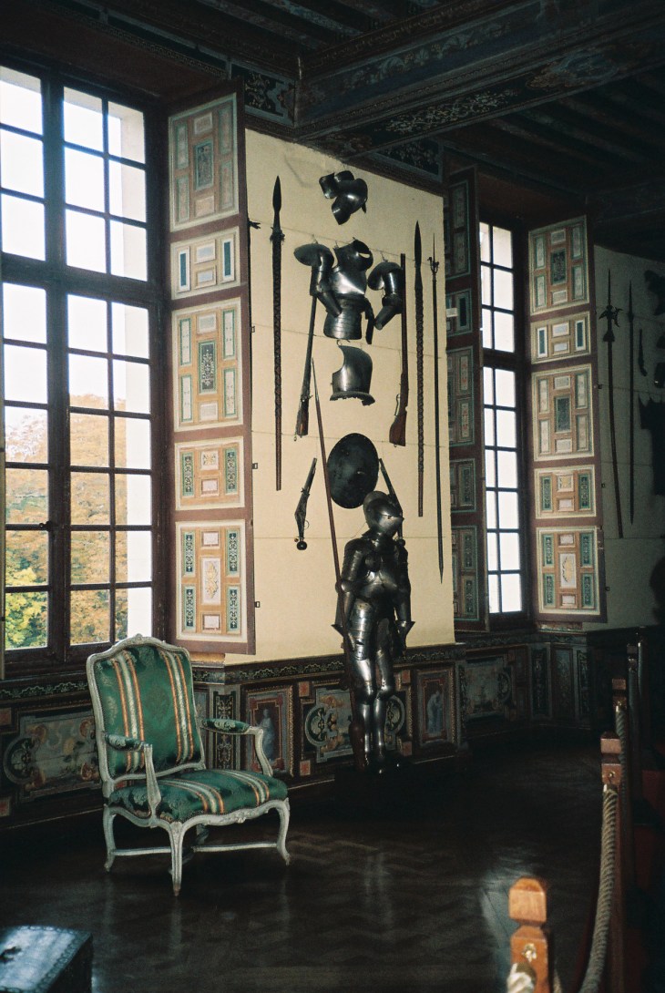 Cheverny castle salle d'armes side nov07