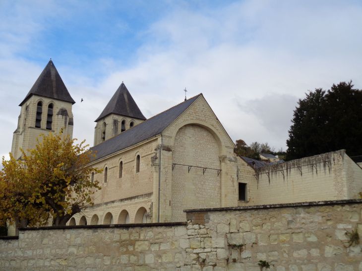 chinon-chapelle-sainte-radegonde-belltowers-nov21